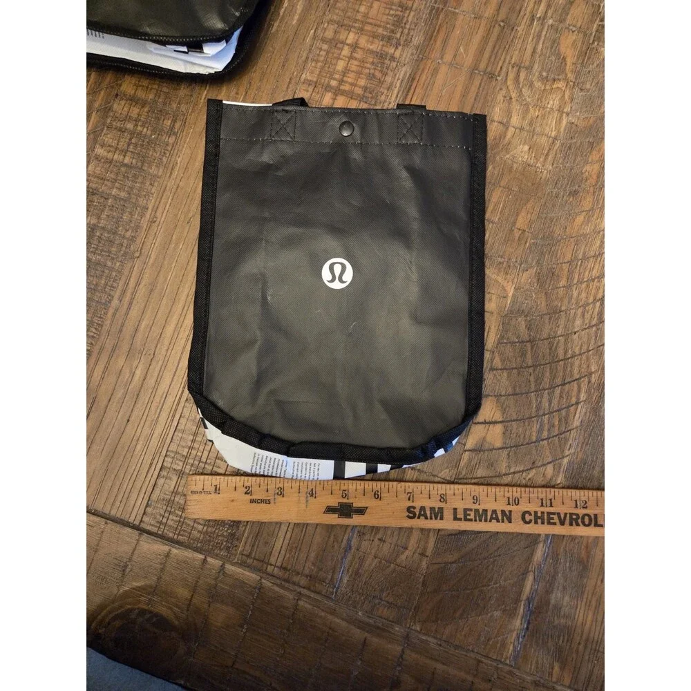 Lululemon Reusable Bags 1 Large 4 Small Bags